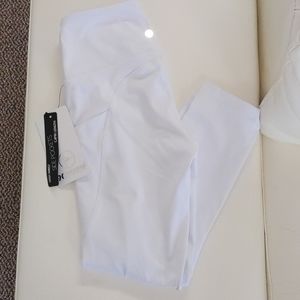 90° Degree by REFLEX Capri Leggings